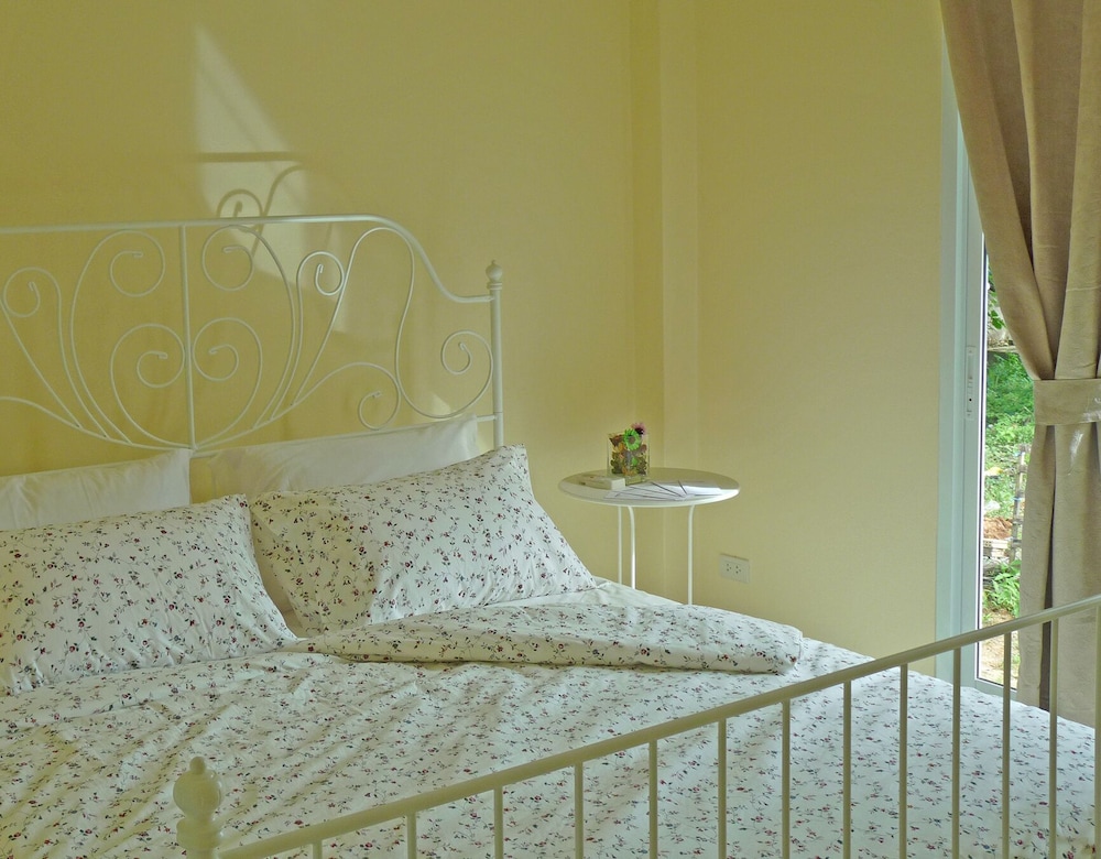 Family Bungalow, 1 Bedroom, Kitchenette, Garden Area photo 1
