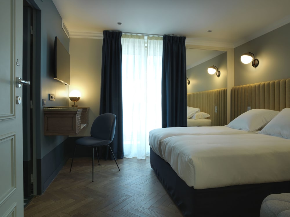 Superior Room thumbnail 6