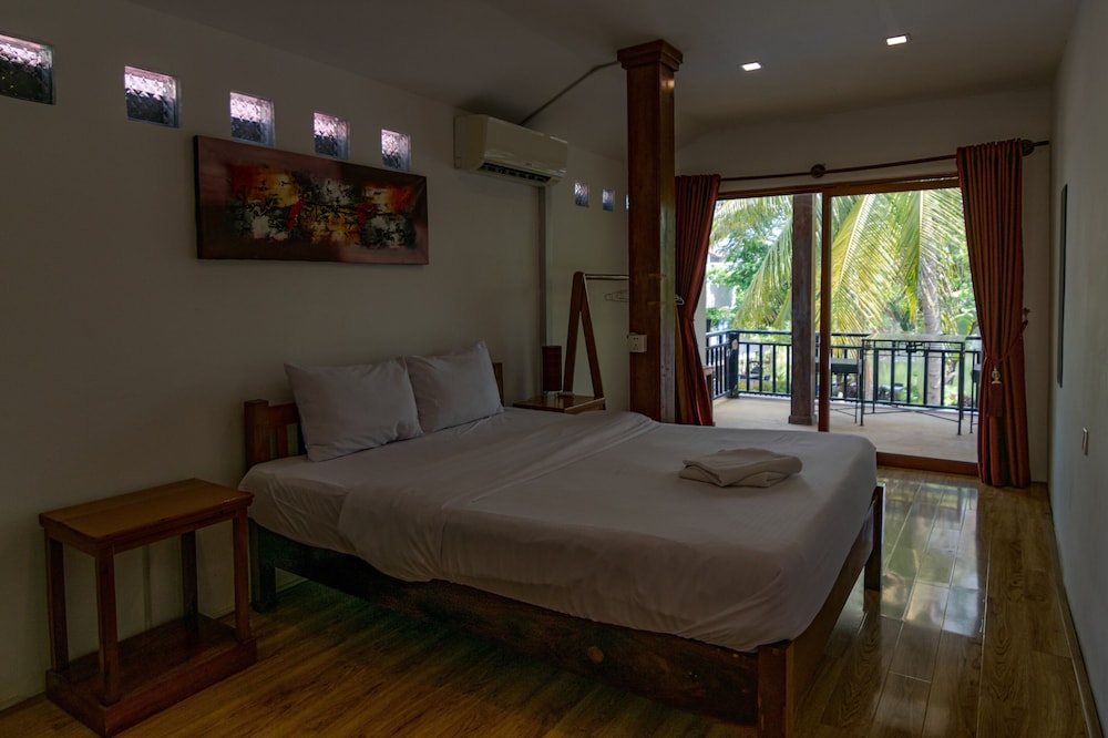 Deluxe Double Room, Balcony (Air-con) photo 3