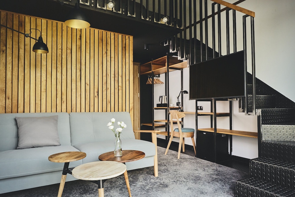 Premium Room - Photo 7