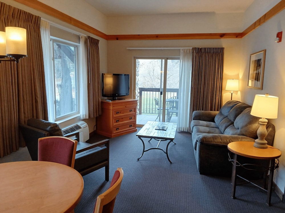 Parking Lot Suite