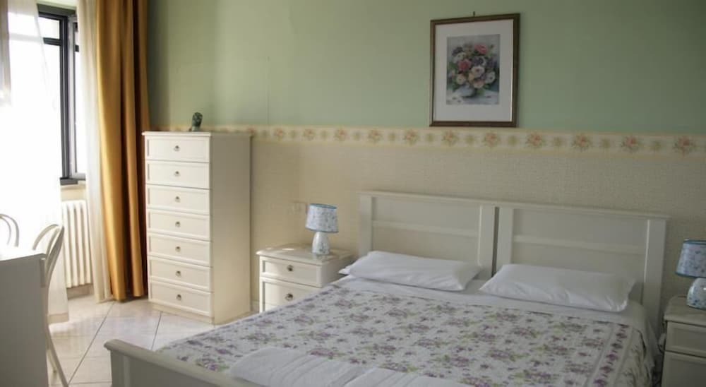 Classic Quadruple Room