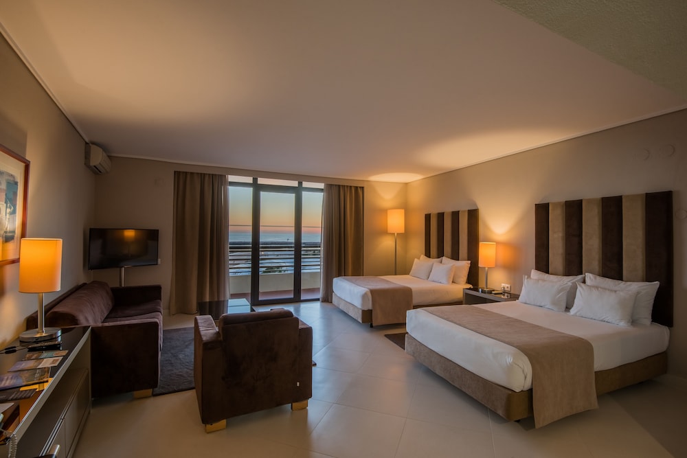 Junior Suite, Sea View (2 Adults + 2 Children) - Photo 3