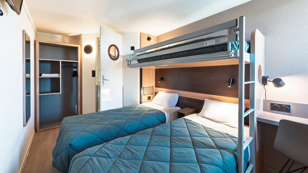 Standard Room, Multiple Beds - Photo 1
