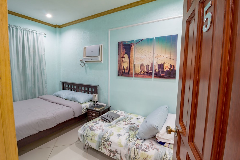 Room (5) photo 3