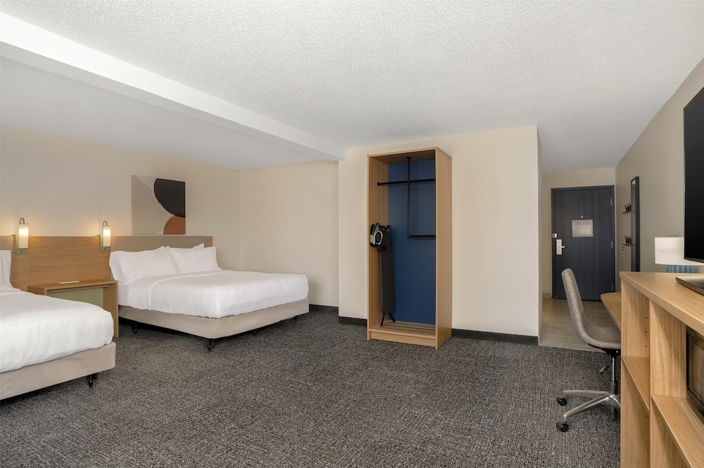 Room, 2 Queen Beds, Accessible (3x3 Shower, Mobility,Hearing) photo 2