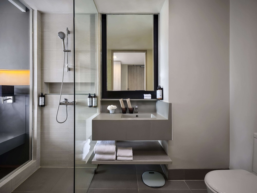 Deluxe Room, 2 Twin Beds thumbnail 5