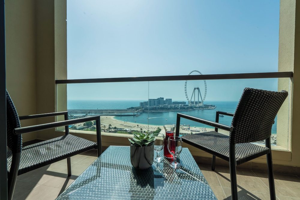 Room, 2 Twin Beds, Balcony, Sea View (Ain Dubai) thumbnail 5