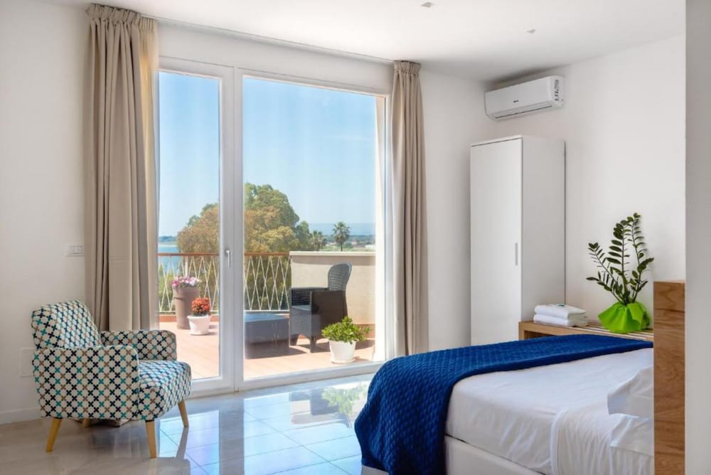 Deluxe Suite, Sea View photo 1