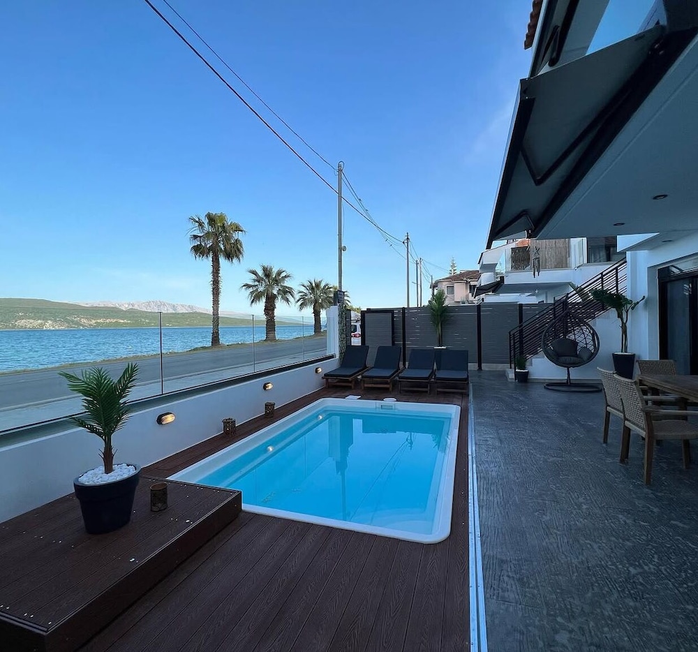 Basic Apartment, Sea View