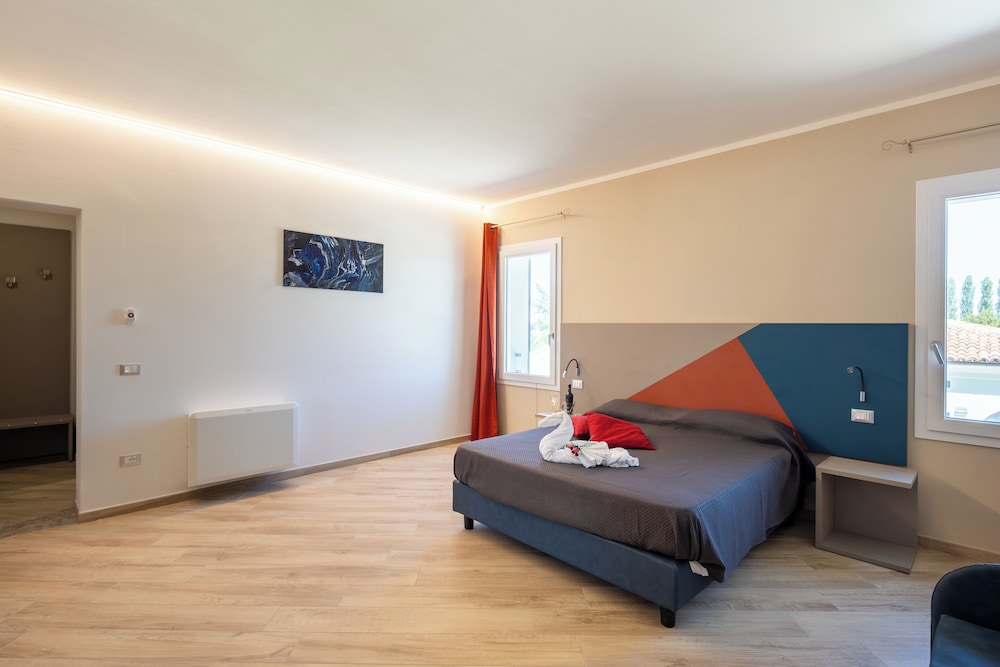 Superior Double Room, Pool View photo 1