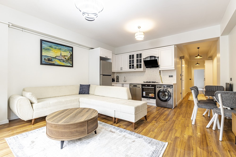 Apartment photo 2