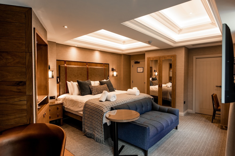 Superior Suite, Bathtub