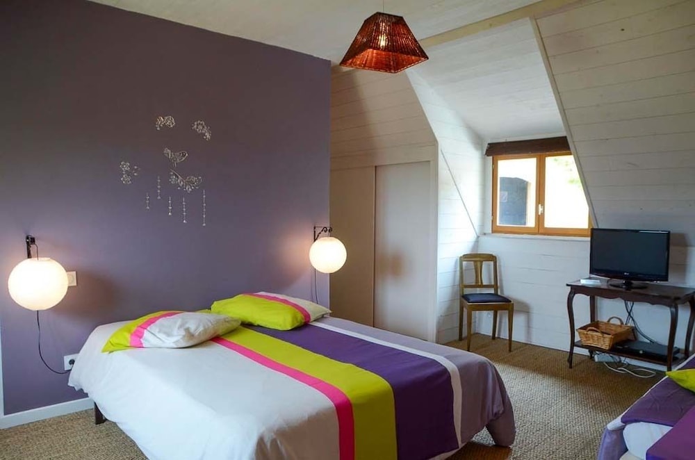 Quadruple Room (Violette) photo 1