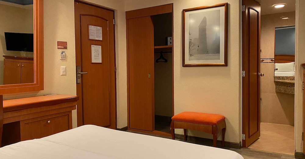 Standard Double Room, 1 King Bed photo 2