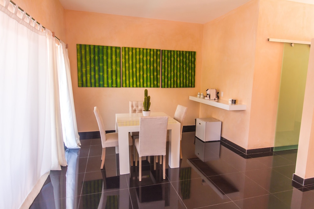 COCOON Suite, 1 King Bed, Terrace, Poolside photo 3