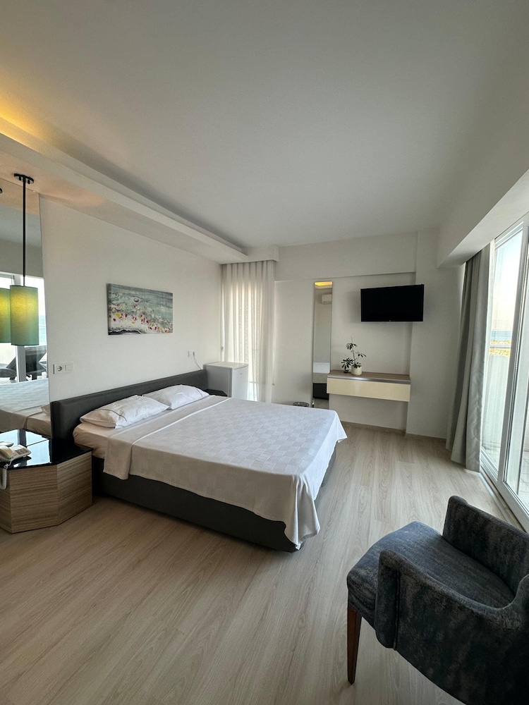 Suite Terrace Room photo 1