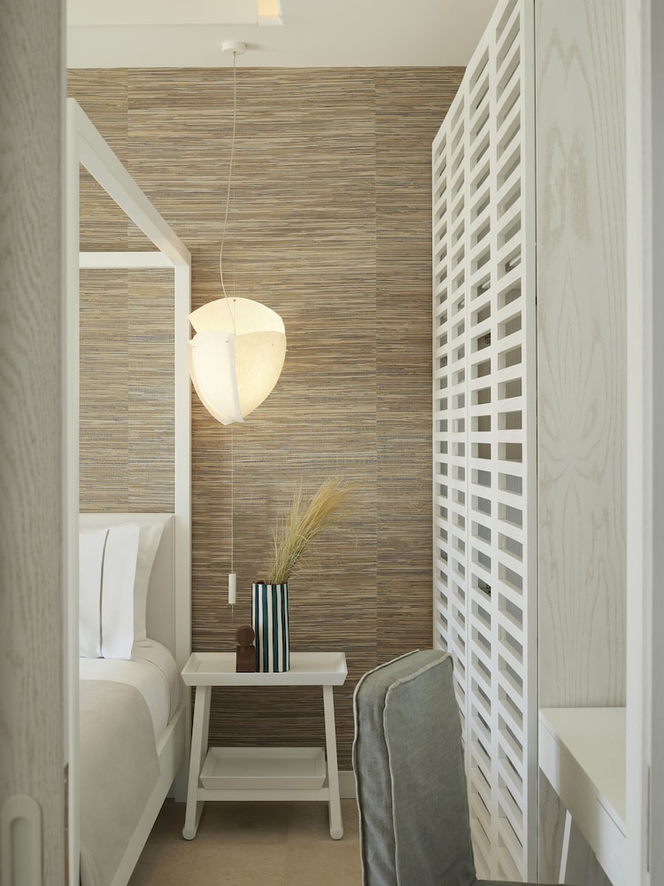 Signature Suite Sea View with Private Pool - Photo 5