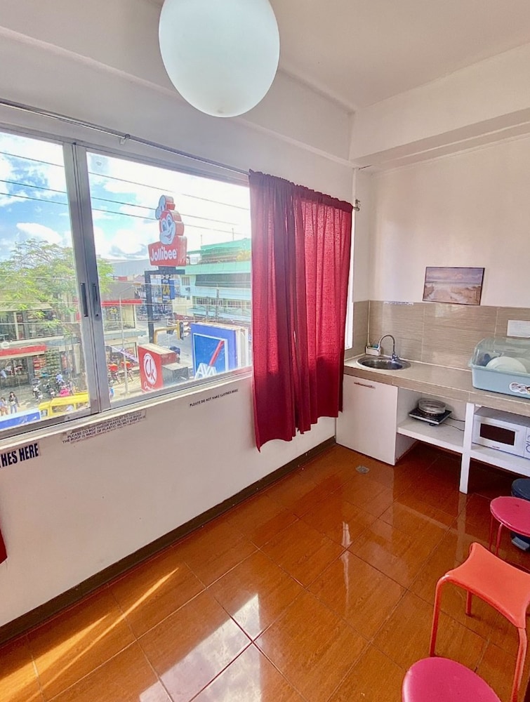 Comfort Room, 1 Bedroom, Kitchenette, City View photo 2