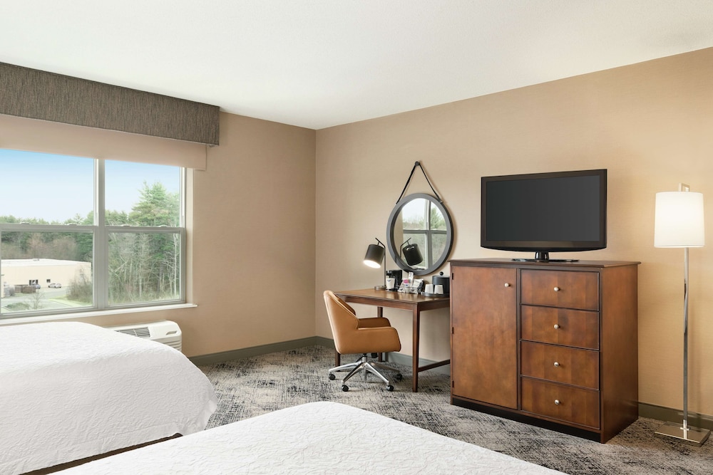 Room, 2 Queen Beds, Accessible, Bathtub (Mobility & Hearing) - Photo 2