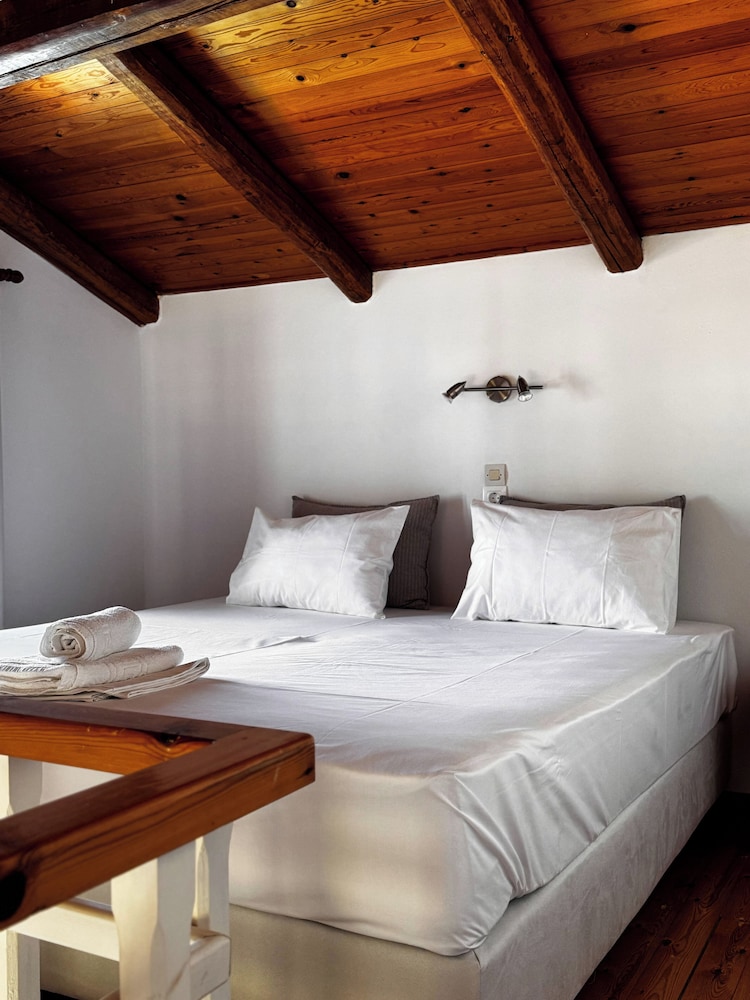 Premium Loft, 1 King Bed, Pool View