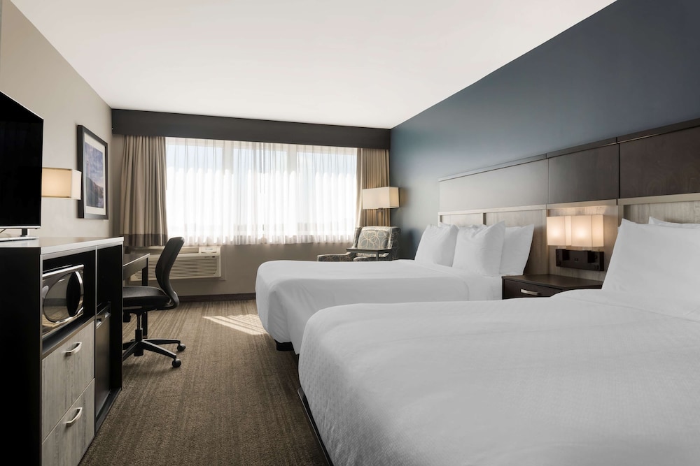 Standard Room, 2 Queen Beds, Non Smoking, Lake View (Pet Friendly) - Photo 3