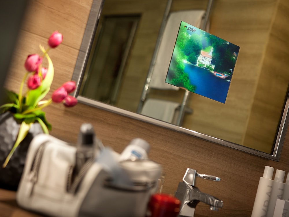 Executive Suite with Wellness Area Access thumbnail 6
