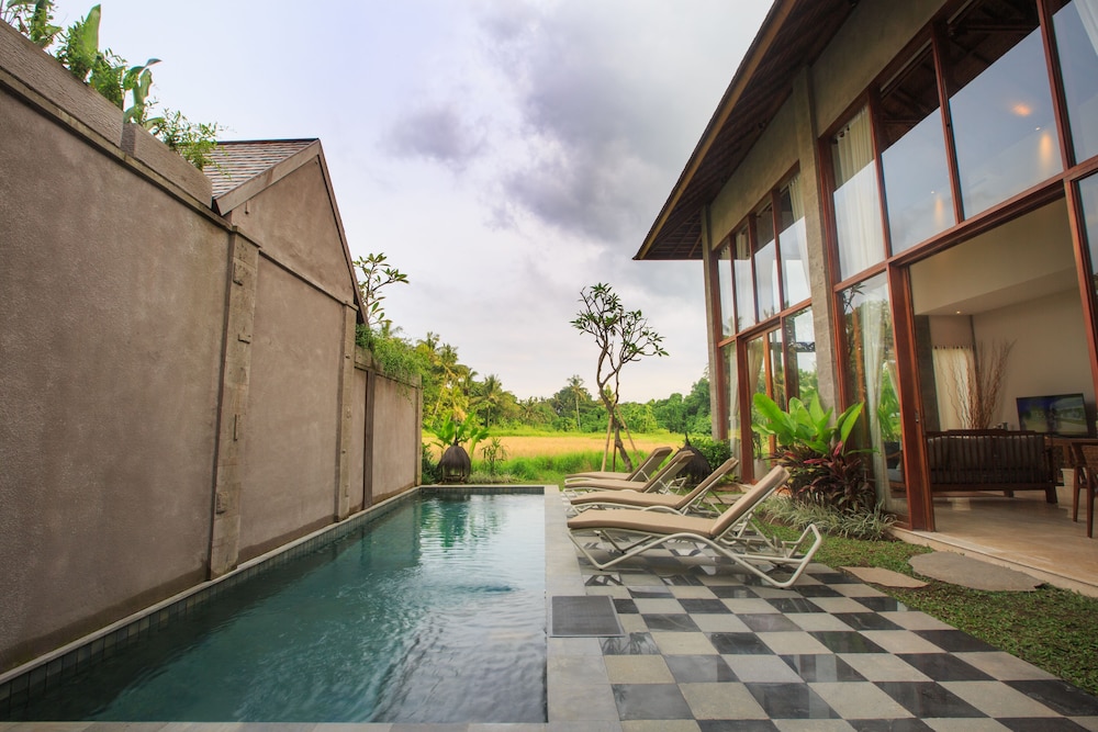 Two-Bedrooms Infinity Lap Pool Villa - Photo 10