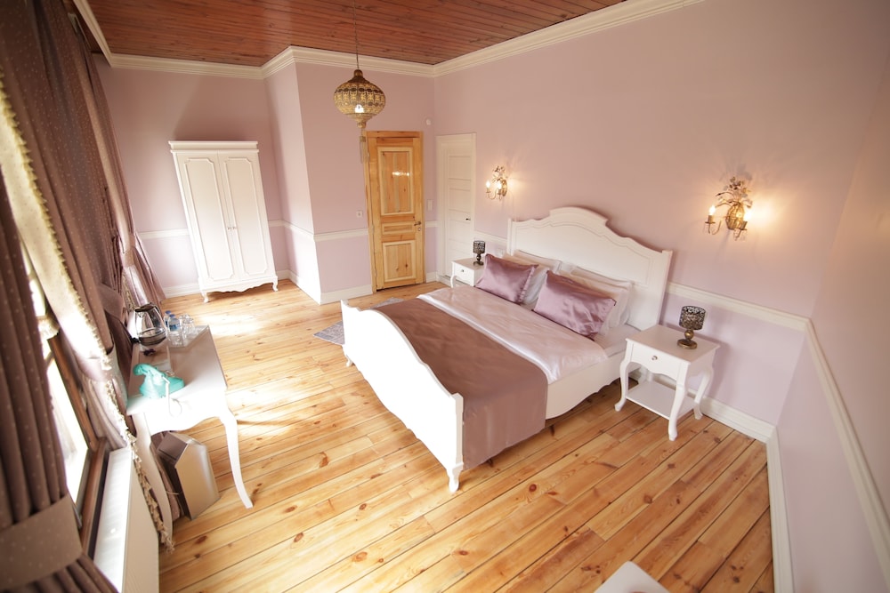 Deluxe Double Room, Garden View
