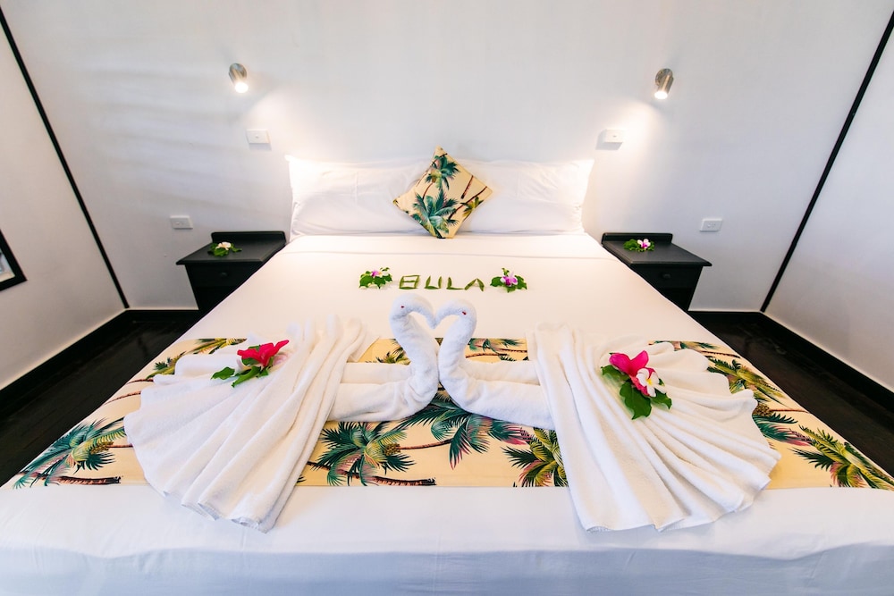 Deluxe Seaside Bure (children 2 Years Above)