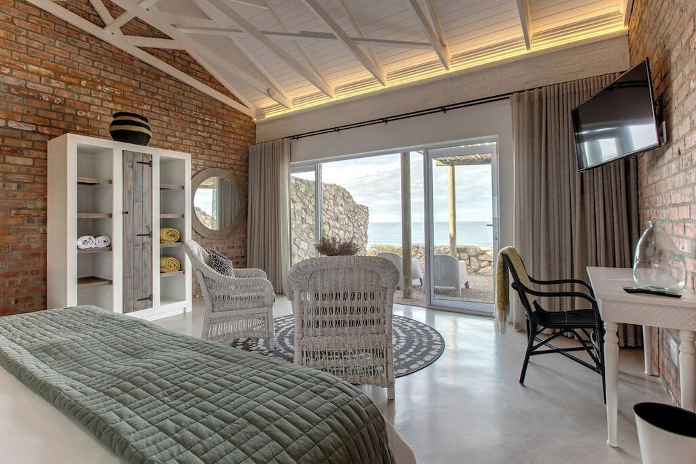 Luxury Double Room, 1 King Bed, Ocean View photo 1