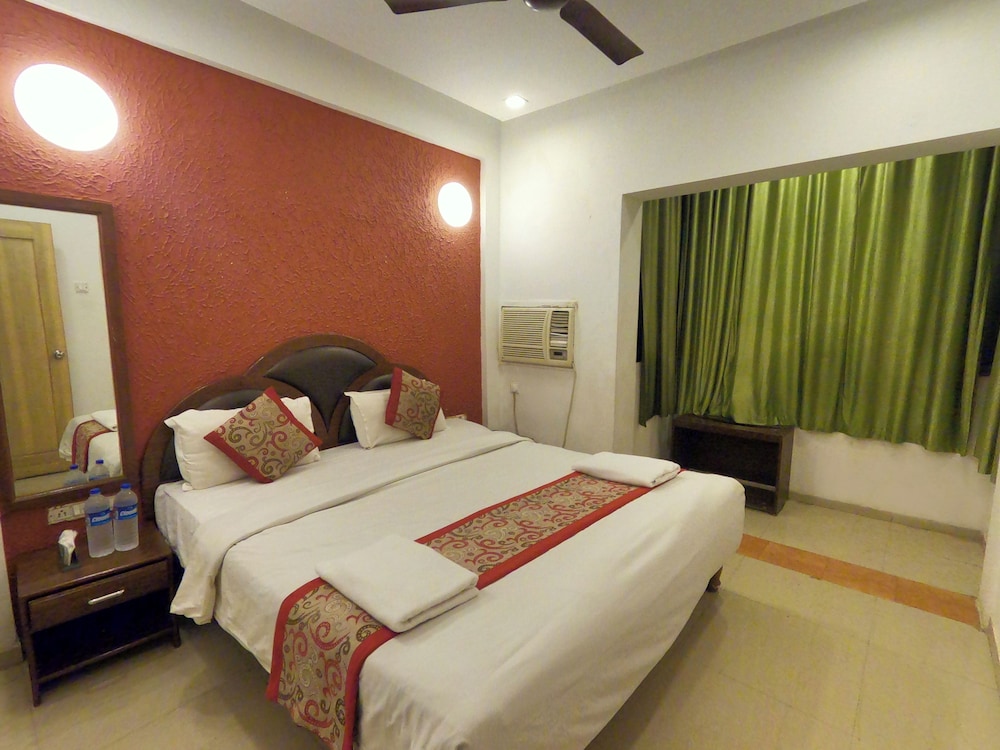 Wooden Room photo 2