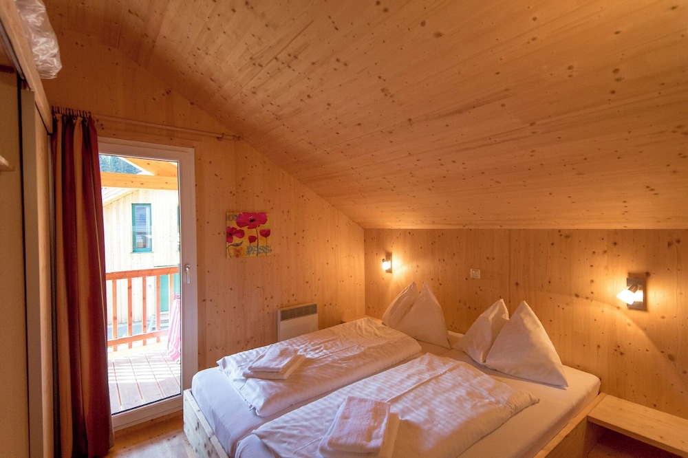 Chalet # 12b  mit 4 Schlafzimmern, IR-Sauna & Whirlpool