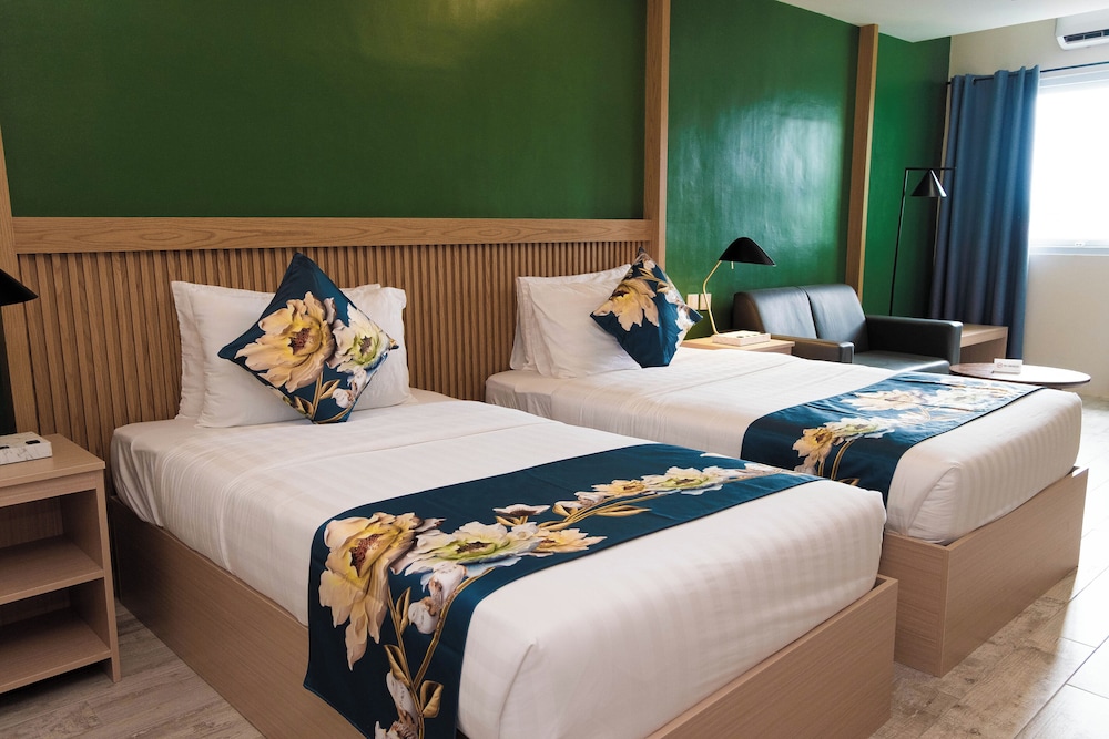 Superior Room, City View