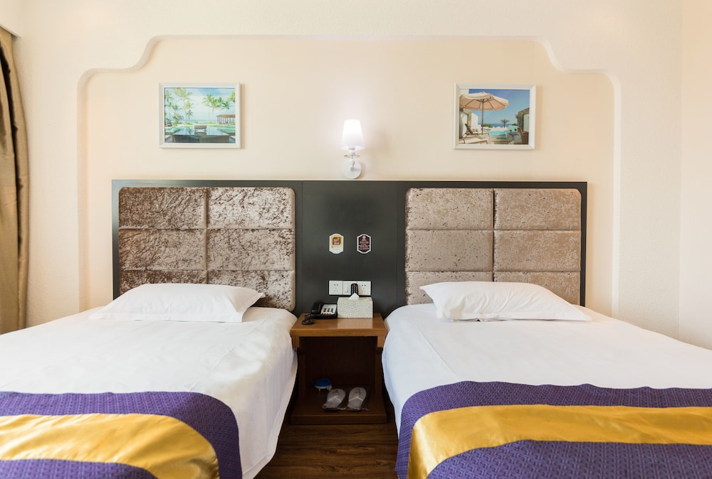 Standard Twin Room photo 2