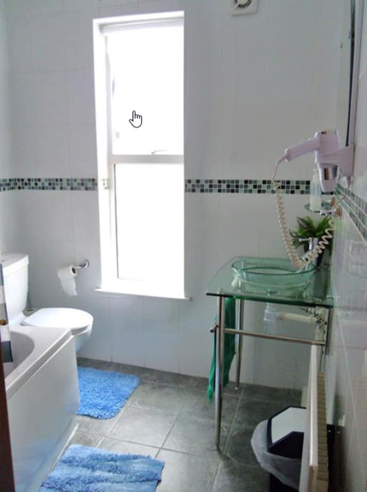 Standard Twin Room, Shared Bathroom photo 2
