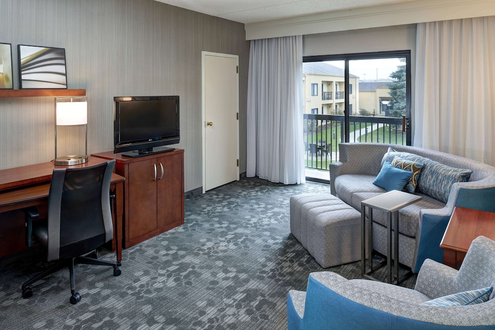Superior Suite, 1 King Bed with Sofa bed (One Bedroom) - Photo 1