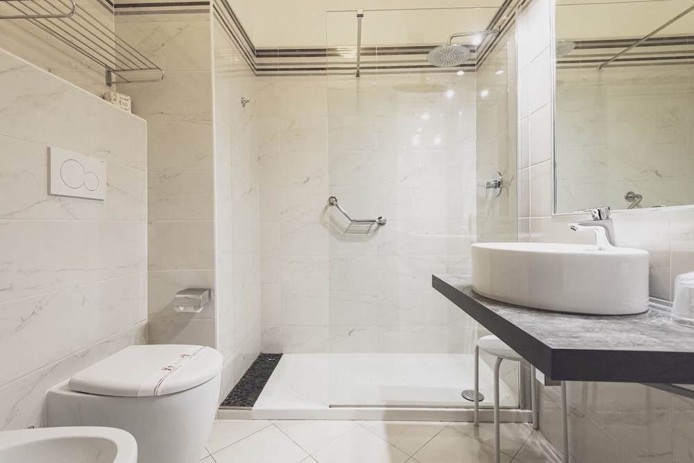 Suite - Photo 4