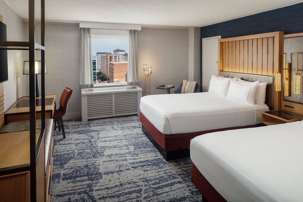 Room, 2 Double Beds, City View photo 1