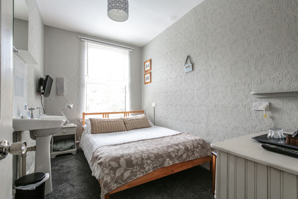 Double Room Single Use, Private Bathroom (Small) photo 2