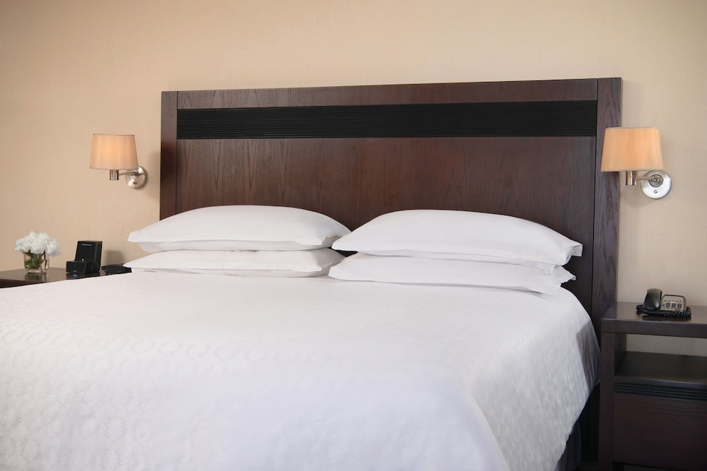 Club Suite, 1 Bedroom - Photo 3