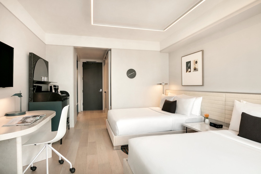 Premium Room, 2 Double Beds, Accessible (Communications) - Photo 4