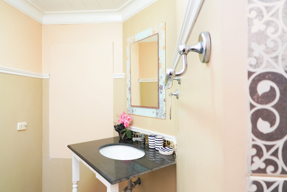 Deluxe Quadruple Room - Photo 5