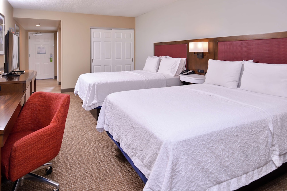 Room, 2 Queen Beds, Non Smoking (Interior) photo 2