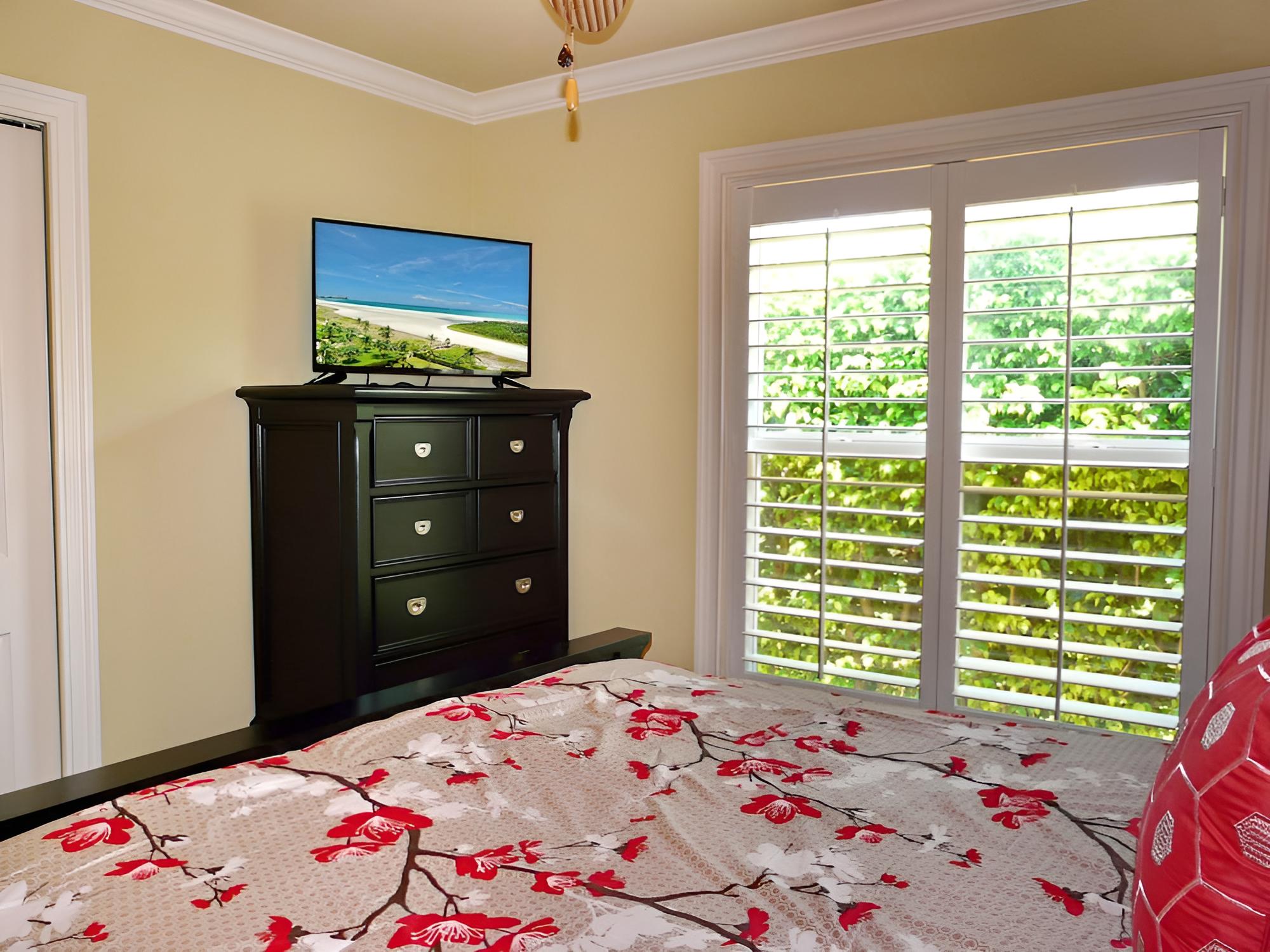 House, Multiple Beds (248 Castaways Street)