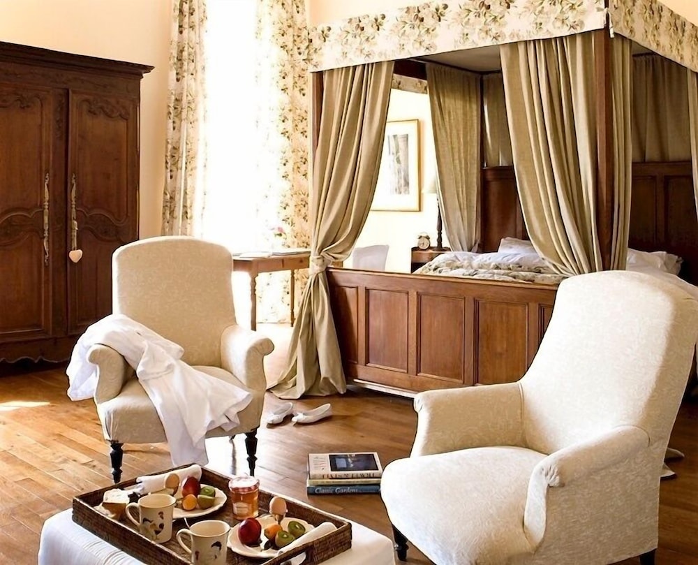 Deluxe Suite, 1 Bedroom, Fireplace, Garden View photo 1