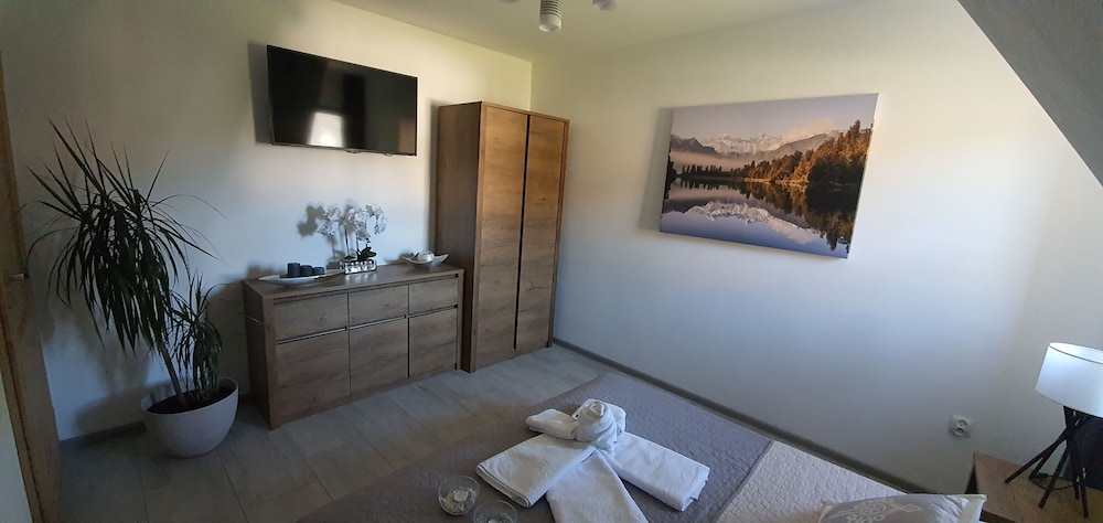 Apartment, 1 Queen Bed with Sofa bed, Mountain View (C) photo 2