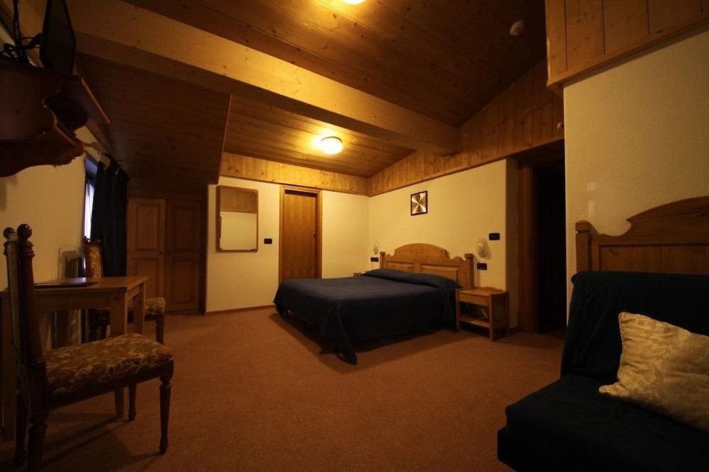 Quadruple Room, Mountain View photo 3