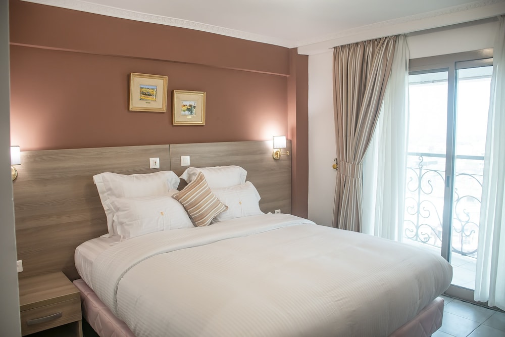 Executive Room, 1 Queen Bed photo 3