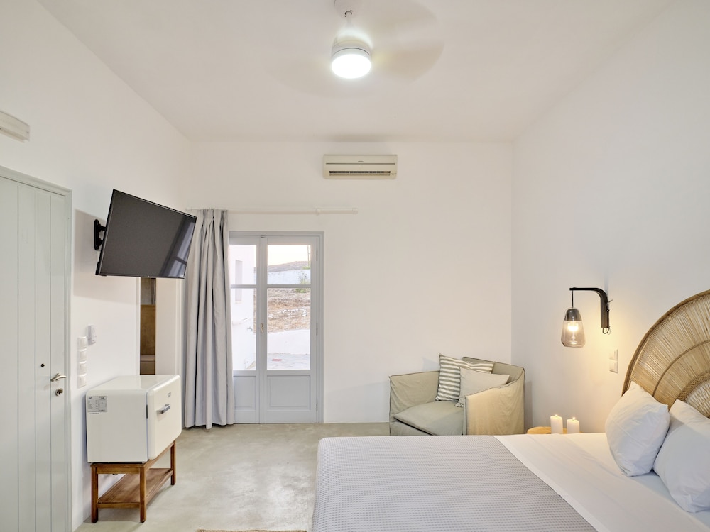 Superior Double Room (Ellinika) photo 2